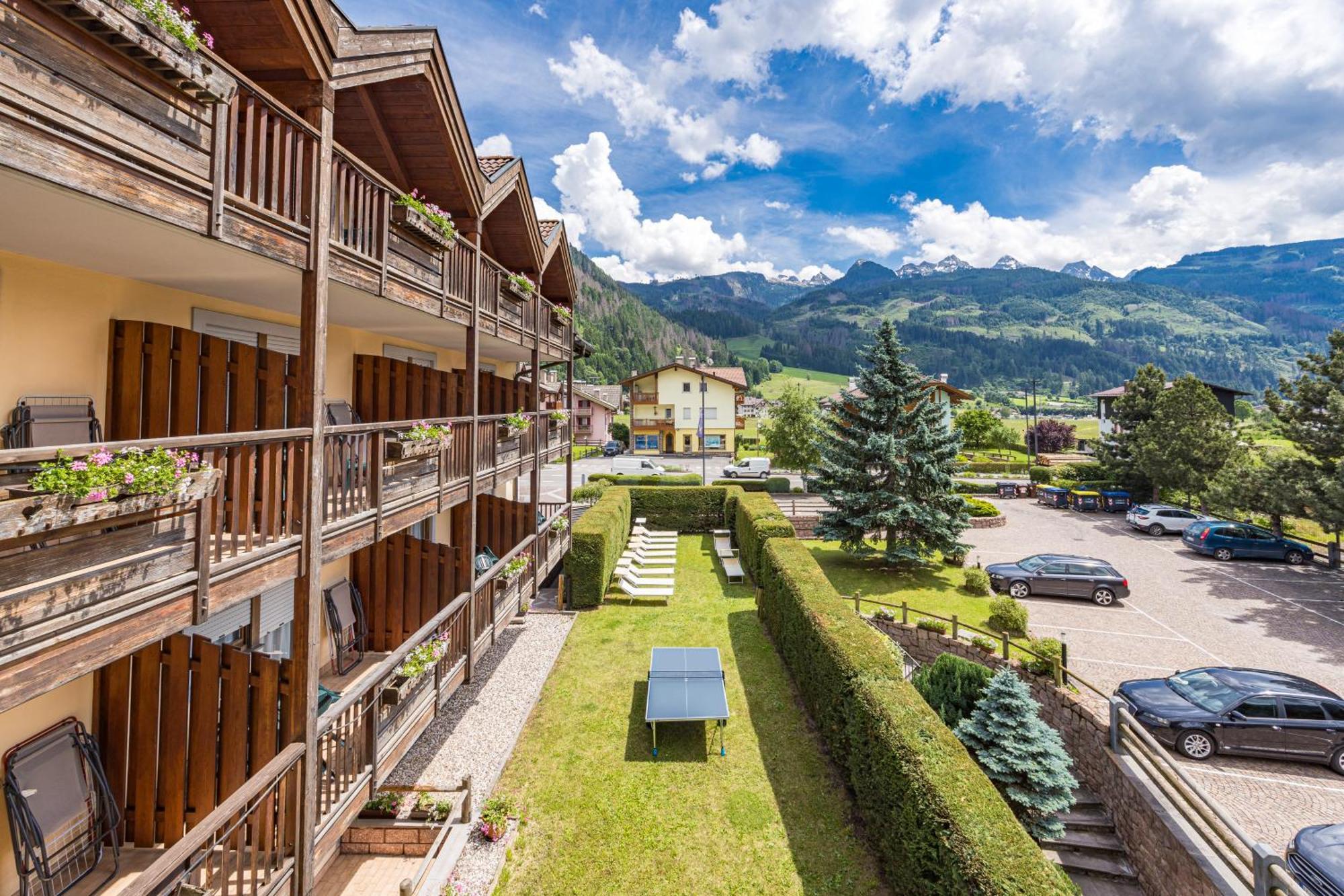 Majestic Aparthotel 3*