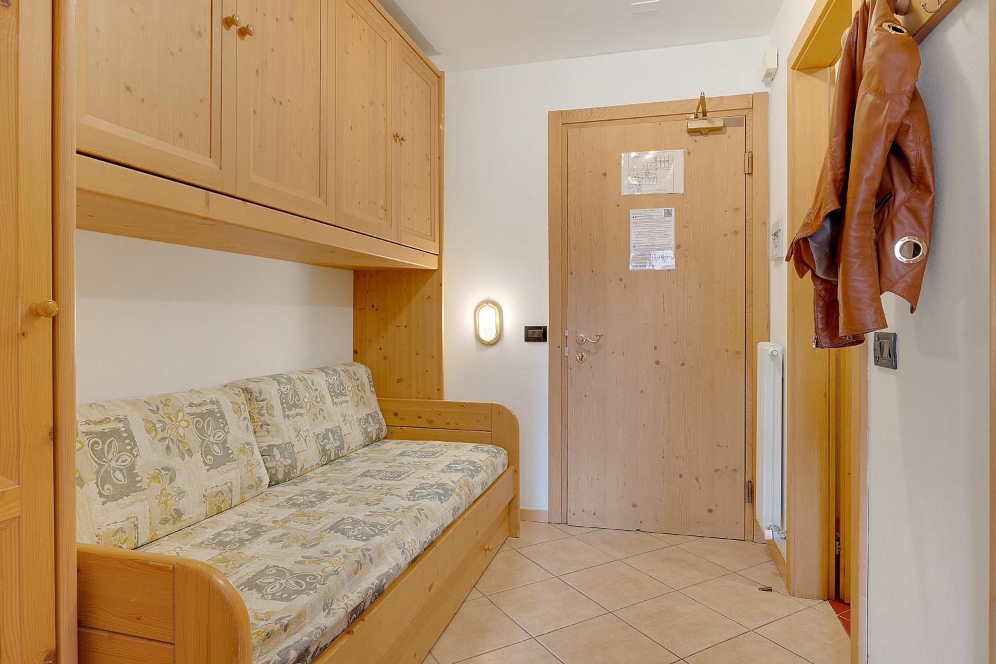 Majestic Aparthotel 3*